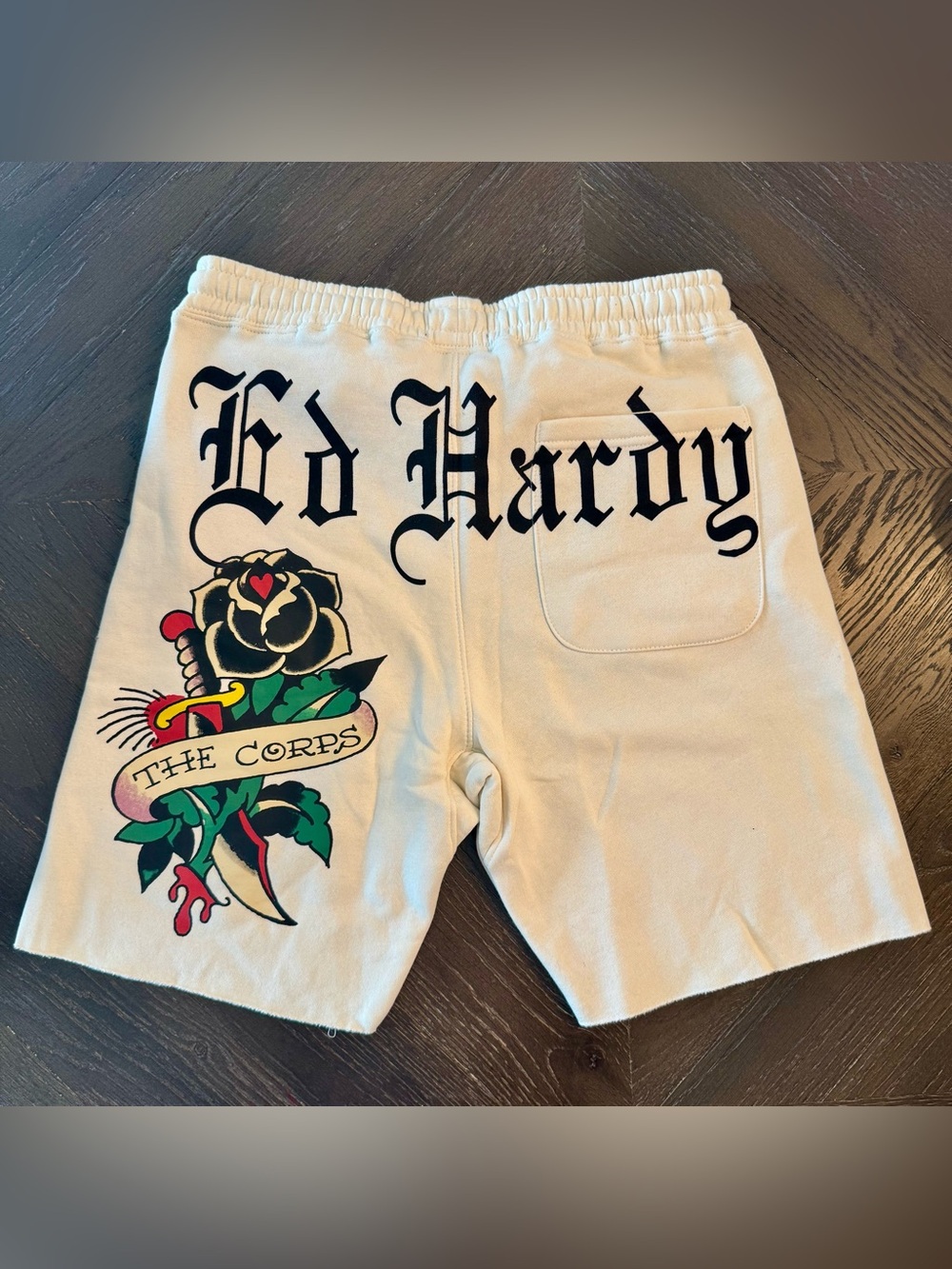 Ed Hardy Designs Men’s MED Fleece Shorts. Panther & Snake. Off-white. NWT - Picture 6 of 6